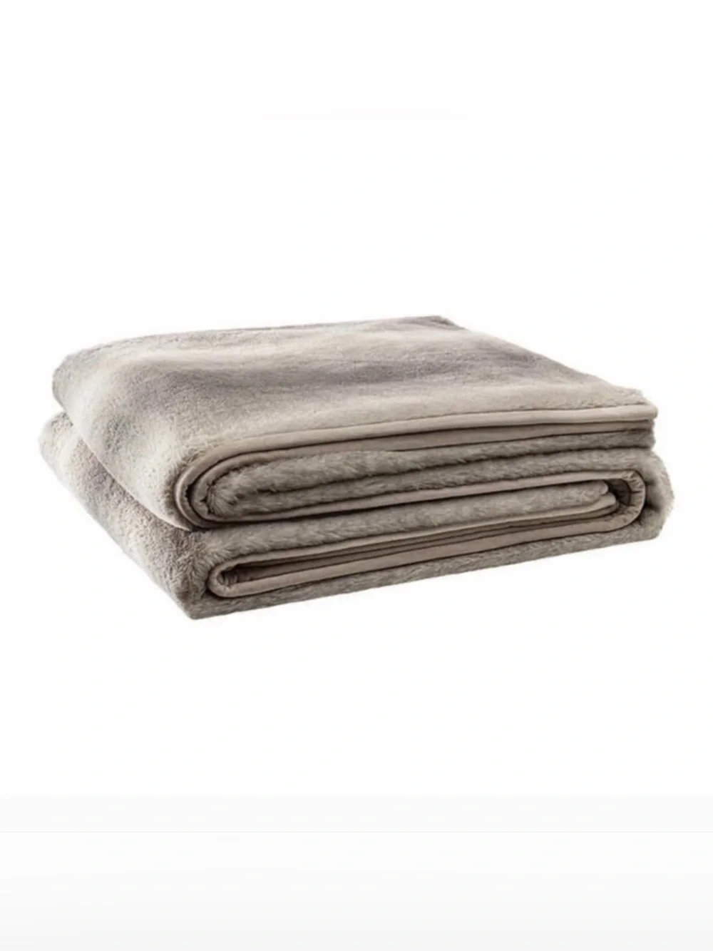 Mon Chateau Luxe Faux Fur Throw